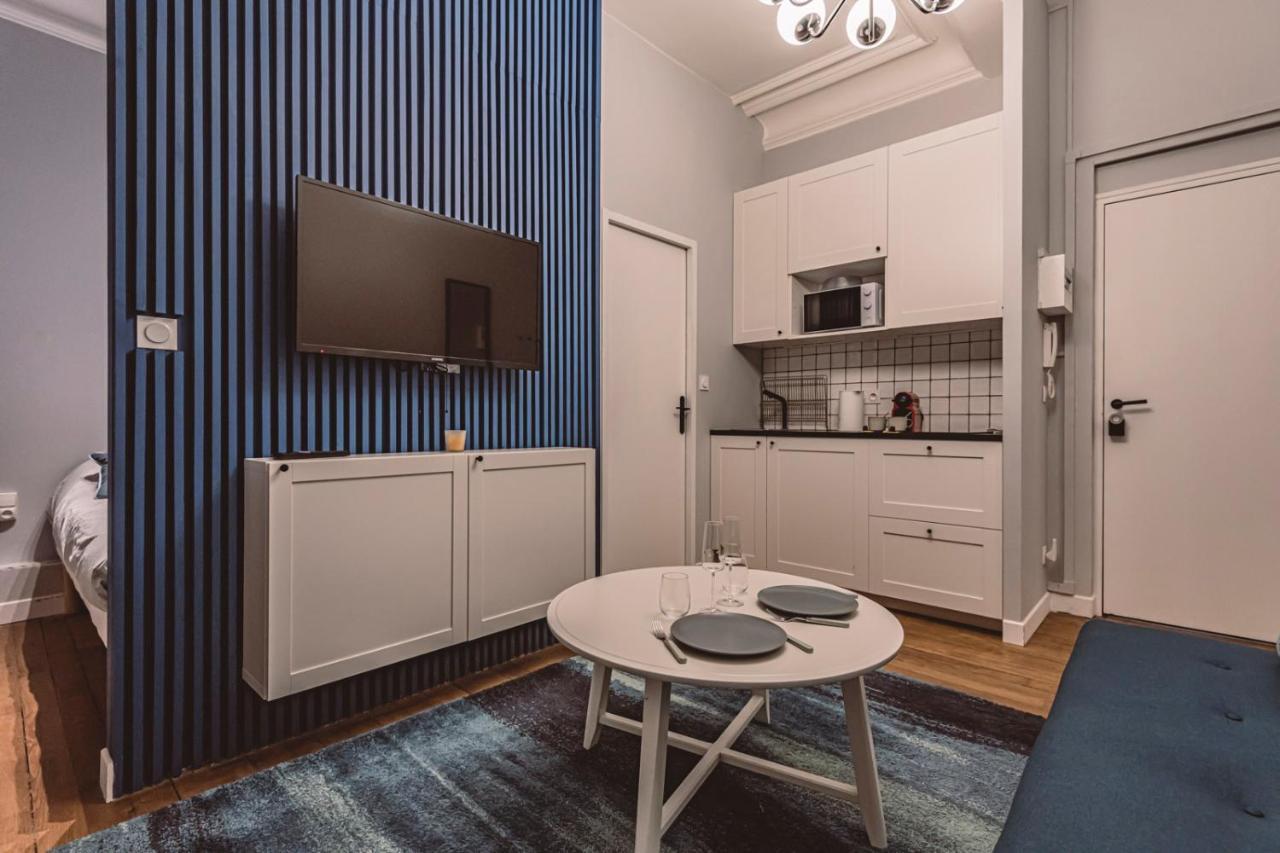 Le Mediterraneen, Face A La Cathedrale - 2D Apartment Reims Bagian luar foto